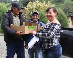 Árboles frutales para familias de Pataquí